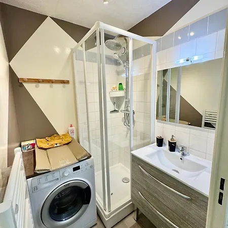 Spacieux Duplex Seine: Quayside Comfort With Parking *